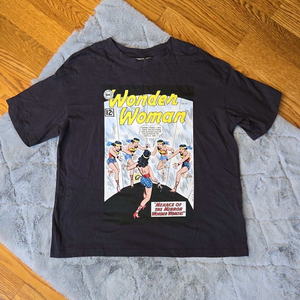 H&M Wonder Woman Print Shirt, Women's Small, Great Condition